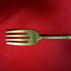 EARLY 1900'S SHEFFIELD PLATE COLD MEAT FORK W/GOLD TONE & ETCH OF HEART & FLOWER